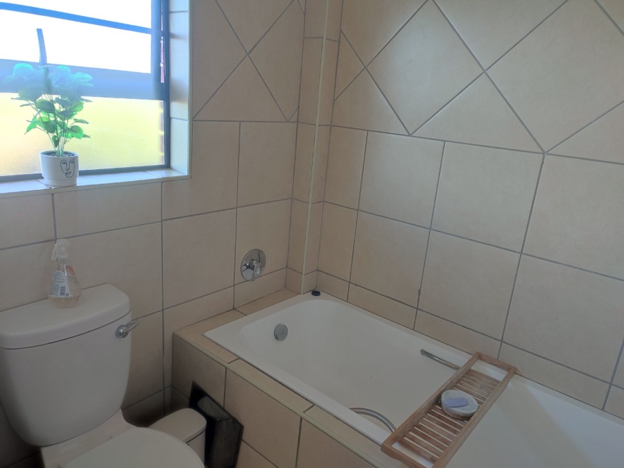 1 Bedroom Property for Sale in Generaal De Wet Free State